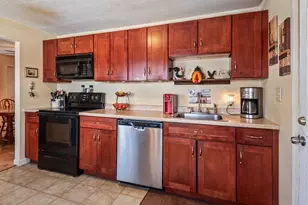 242 Pleasant St, Leominster, MA 01453 - Photo 10
