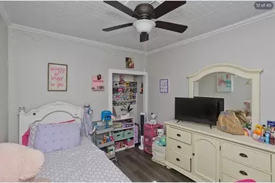 47 Taylor St, Holyoke, MA 01040 - Photo 12