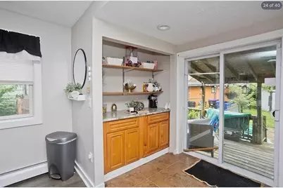 47 Taylor St, Holyoke, MA 01040 - Photo 24