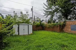 47 Taylor St, Holyoke, MA 01040 - Photo 36