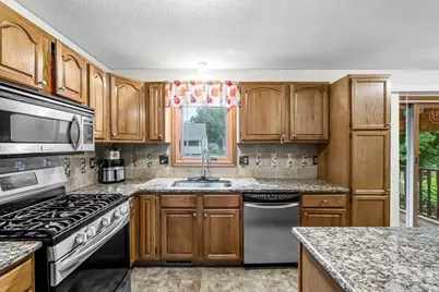 243 Ambrose St, Springfield, MA 01109 - Photo 12