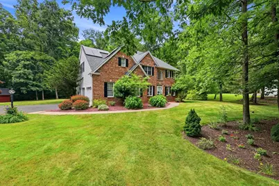8 Wintergreen Cir, Southwick, MA 01077 - Photo 2