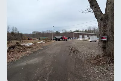 9 Wellington Rd, Oxford, MA 01540 - Photo 2