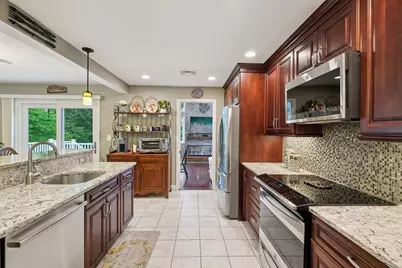 345 Raleigh Tavern Ln, North Andover, MA 01845 - Photo 10