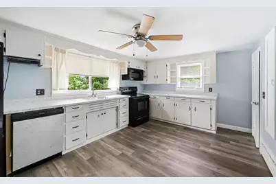 377 Wilbraham Street, Palmer, MA 01069 - Photo 16