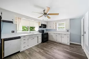 377 Wilbraham St, Palmer, MA 01069 - Photo 16
