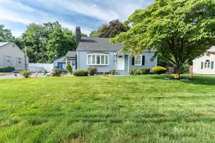 12 Kenway Dr, Springfield, MA 01104 - Photo 2