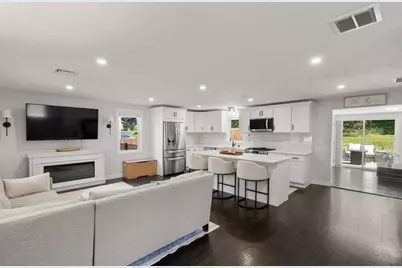 9 Beach Rd, Pembroke, MA 02359 - Photo 6