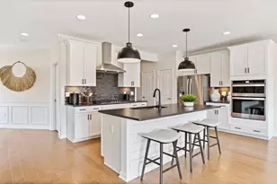 25 Emerald Run, Shrewsbury, MA 01545 - Photo 2