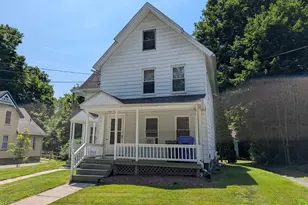 28 Walnut St, Greenfield, MA 01301 - Photo 2