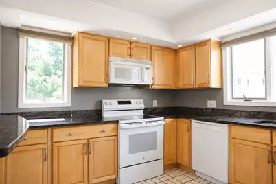 701 Sherwood Forest Ln #701, Saugus, MA 01906 - Photo 6