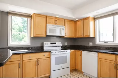 701 Sherwood Forest Ln #701, Saugus, MA 01906 - Photo 6