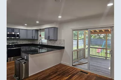 85 Lexington Ave, Lowell, MA 01854 - Photo 10