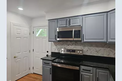 85 Lexington Ave, Lowell, MA 01854 - Photo 6