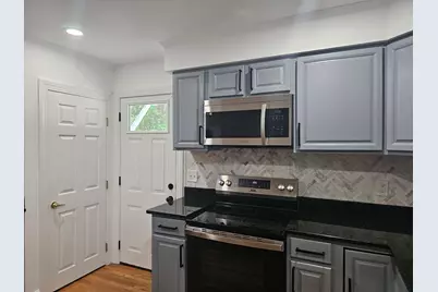 85 Lexington Ave, Lowell, MA 01854 - Photo 6