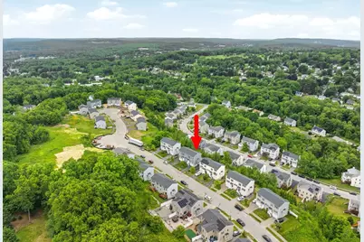 34 Bittersweet Blvd, Worcester, MA 01607 - Photo 2