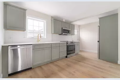 121 Fayette #A, Quincy, MA 02170 - Photo 2