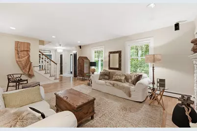 18 Village Green Ln, Holden, MA 01520 - Photo 4