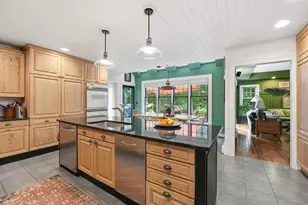 18 Village Green Ln, Holden, MA 01520 - Photo 12