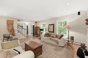 18 Village Green Ln, Holden, MA 01520 - Photo 4