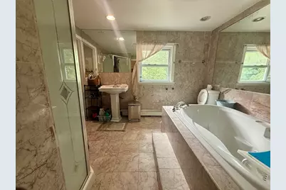 237 Summer St, Brockton, MA 02302 - Photo 16