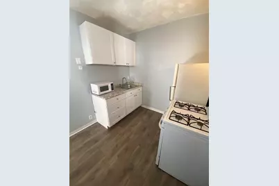 502 Fourth St #2E, Fall River, MA 02721 - Photo 2
