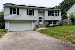 22 Pine Needle Ln, Springfield, MA 01118 - Photo 32