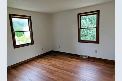 22 Pine Needle Ln, Springfield, MA 01118 - Photo 12