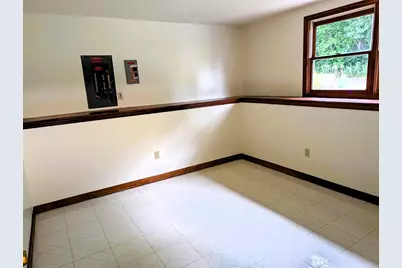 22 Pine Needle Ln, Springfield, MA 01118 - Photo 18