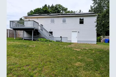 22 Pine Needle Ln, Springfield, MA 01118 - Photo 2