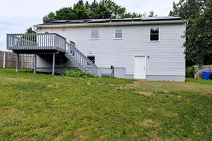 22 Pine Needle Ln, Springfield, MA 01118 - Photo 2