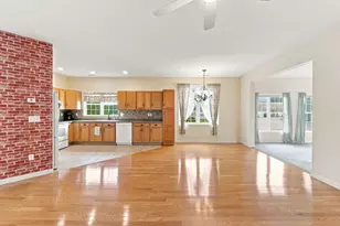 12 Summerfield Dr, Uxbridge, MA 01569 - Photo 6