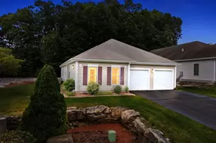 12 Summerfield Dr, Uxbridge, MA 01569 - Photo 1