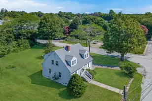 23 Hammond St, Mattapoisett, MA 02739 - Photo 16