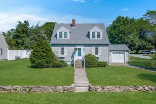 23 Hammond St, Mattapoisett, MA 02739 - Photo 2