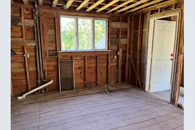 23 Hammond St, Mattapoisett, MA 02739 - Photo 8