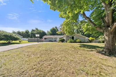 11 Nichols Road, Peabody, MA 01960 - Photo 2