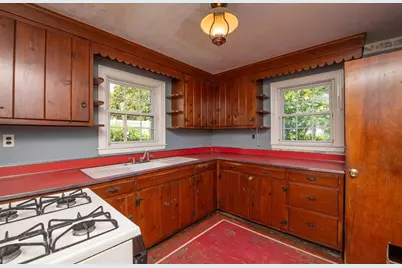 24 Jesse St, Fairhaven, MA 02719 - Photo 12