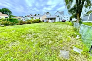 116 Midland St, Lowell, MA 01851 - Photo 4