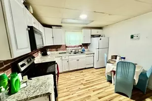 116 Midland St, Lowell, MA 01851 - Photo 10