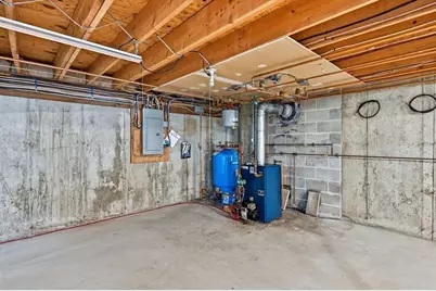 414 Mountain Rd, Holyoke, MA 01040 - Photo 28