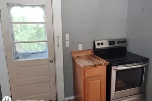 7 Pleasant St, Ware, MA 01082 - Photo 12