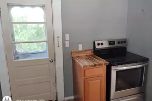 7 Pleasant St, Ware, MA 01082 - Photo 12