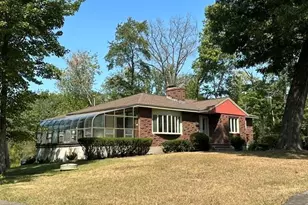 27 Lantern Ln, Dedham, MA 02026 - Photo 2
