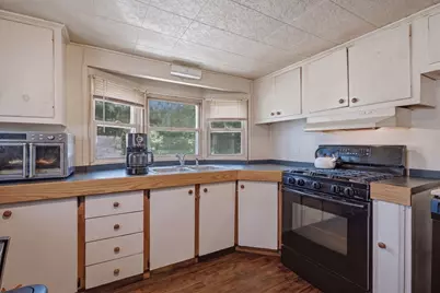 124 Mayflower Avenue, Taunton, MA 02780 - Photo 2
