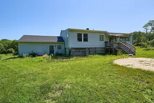554 Sharps Lot Rd, Swansea, MA 02777 - Photo 6