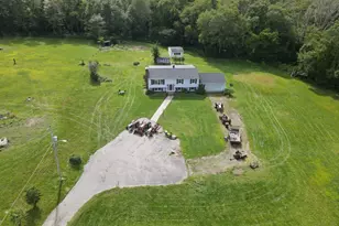 554 Sharps Lot Rd, Swansea, MA 02777 - Photo 2