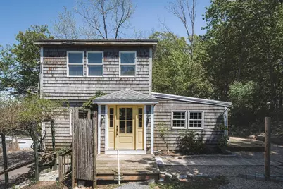 127R Leonard, Gloucester, MA 01930 - Photo 2