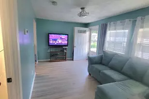 33 Markham Cir, Ayer, MA 01432 - Photo 4
