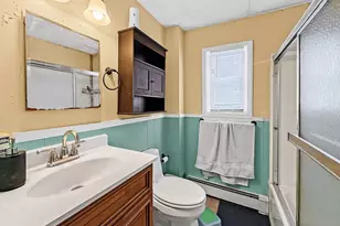 28 Meadow St, Fall River, MA 02720 - Photo 16